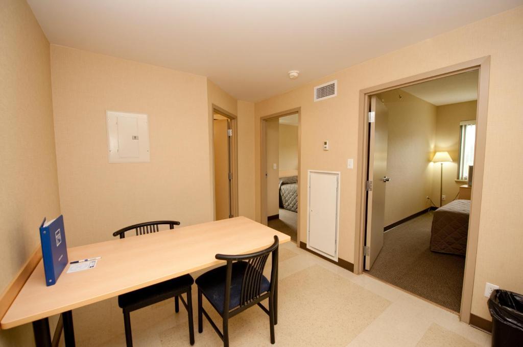 公寓及会议中心酒店 - 坎卢普斯 客房 照片
